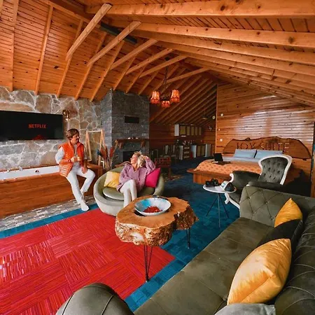 Joysuite Chalets ترابزون